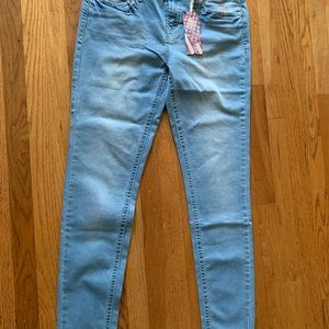 Jegging jeans. Size 9. New with tags. Inseam “28